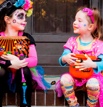 Load image into Gallery viewer, S SWIRLLINE Halloween Party Favors Bulk Toys Assortment 92PCS- Bucket Stuffers Pinata Filler - Halloween Treat Bags - Trick or Treat Toys Trinkets for